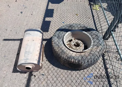 2001 Chevrolet Silverado 1500 Ls from USA, damaged, VIN 2GCEC19V911102937